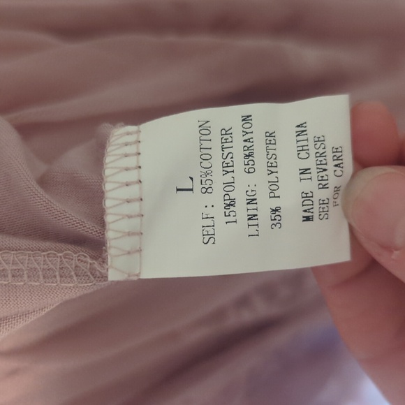 Deep V-neck Lace Maxi Dress - Picture 5 of 6